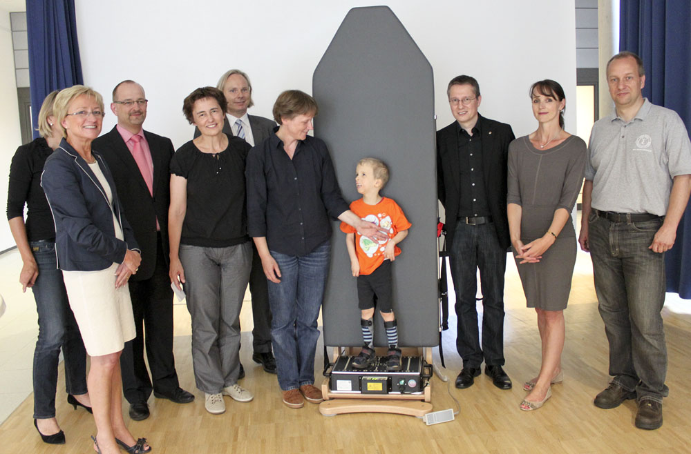 Spendenübergabe Galileo-Stehtrainer SPZ Karlsruhe